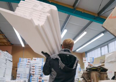 Fußbodendämmung unter Estrich verlegen lassen