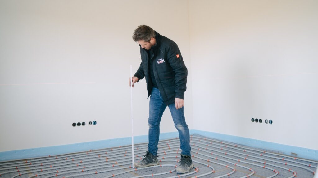 Estrichdicke bei Fußbodenheizung – was wirklich wichtig ist