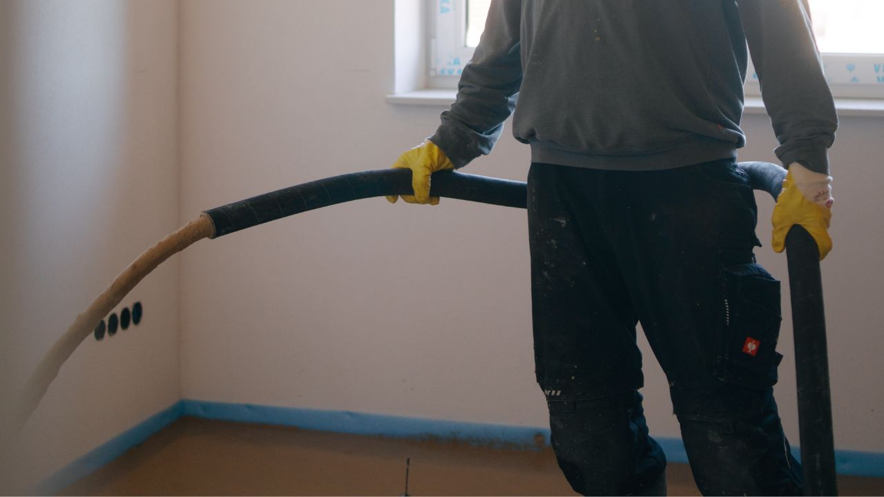 Fließestrich als Leistung der Otten Fußbodentechnik GmbH & Co. KG